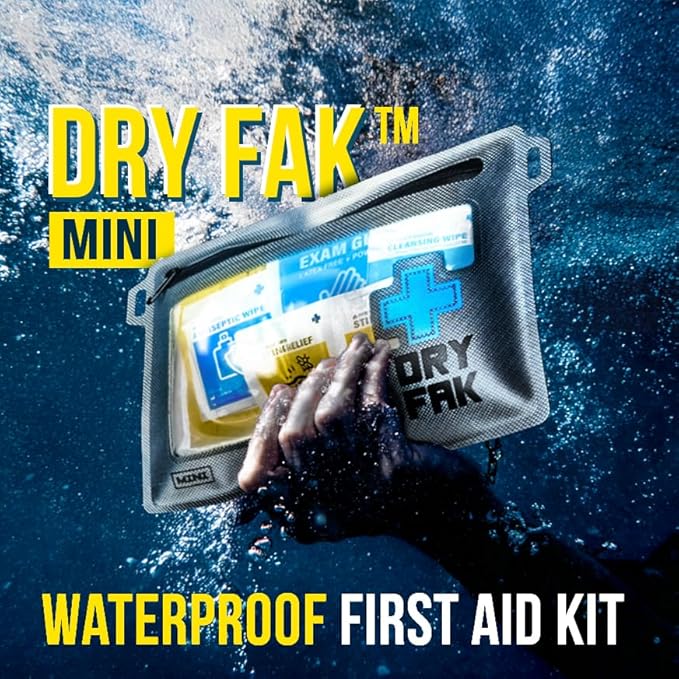 EVERLIT Ultralight Waterproof First Aid Kit, Boat First Aid Kit, Marine Medical Kit for Boating, Kayak, Backpacking, Hiking, Camping, Emergency Kit (Green)