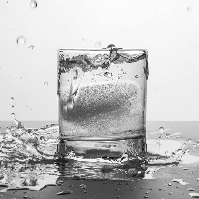 Nax Caki Large Ice Cube Tray with Lid Pack of 2, Stackable Big Silicone Square Ice Cube Mold for Whiskey Cocktails Bourbon Soups Frozen Treats, BPA Free