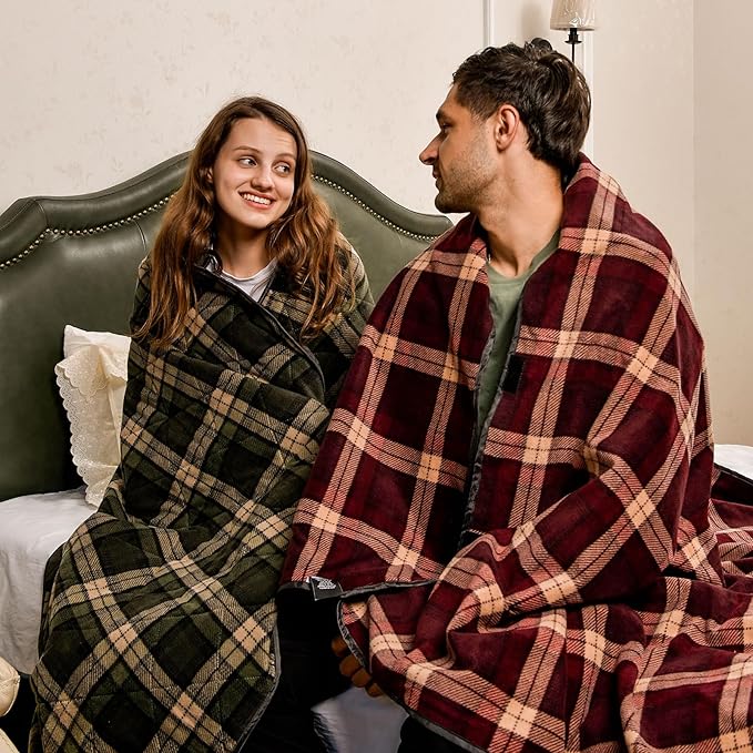 DUKUSEEK Large Outdoor Blanket, Camping Blankets for Cold Weather, Waterproof Windproof Hooded Stadium Blanket 79"x59" Quilted with Extra Thick Fleece, Great for Camping, Picnic, Beach, Car, Dogs