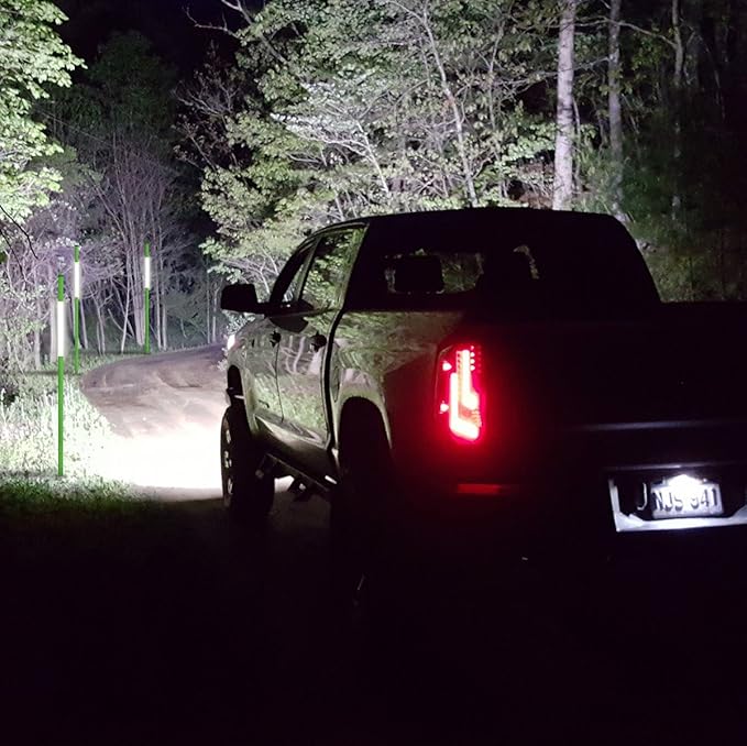 Reflective Driveway Markers 36-Inch Green 20-Pack 1/4-Inch Dia Solid Snow Poles Snow Stakes Snow Markers