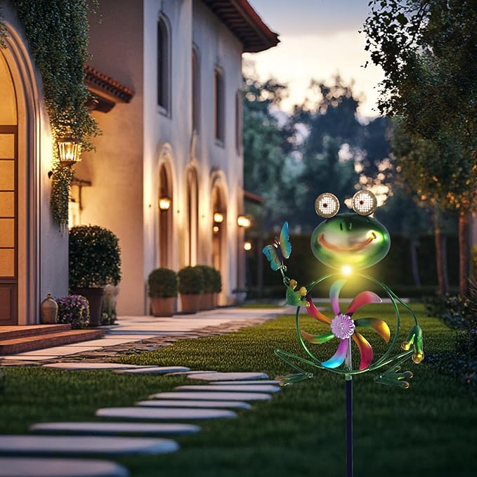 Frog Garden Decor Wind Spinners Outdoor, Garden Solar Lights Decorative Wind Sculpture Spinner Windmills for Patio Pathway Lawn Ornaments, Christmas Outdoor Frog Decor Gifts for Women Mom.