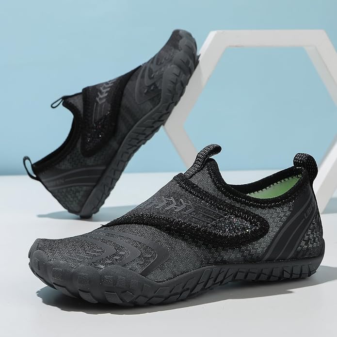 UBFEN Water Shoes for Kids Boys Girls Aqua Socks Barefoot Beach Sports Swim Pool Quick Dry Lightweight Toddler Little Big Kid