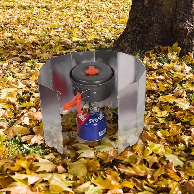 REDCAMP Folding Outdoor Stove Windscreen, Lightweight Butane Burner Windshield,10 Plates Aluminum Camping Stove Windshield with Carrying bag