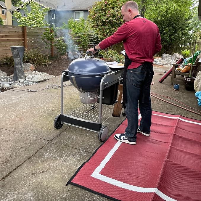 Recycled Plastic Personal Outdoor Mat for Beach, Camping, picnics, Sand, RVs (Maroon with Carry Bag, 5'x7')