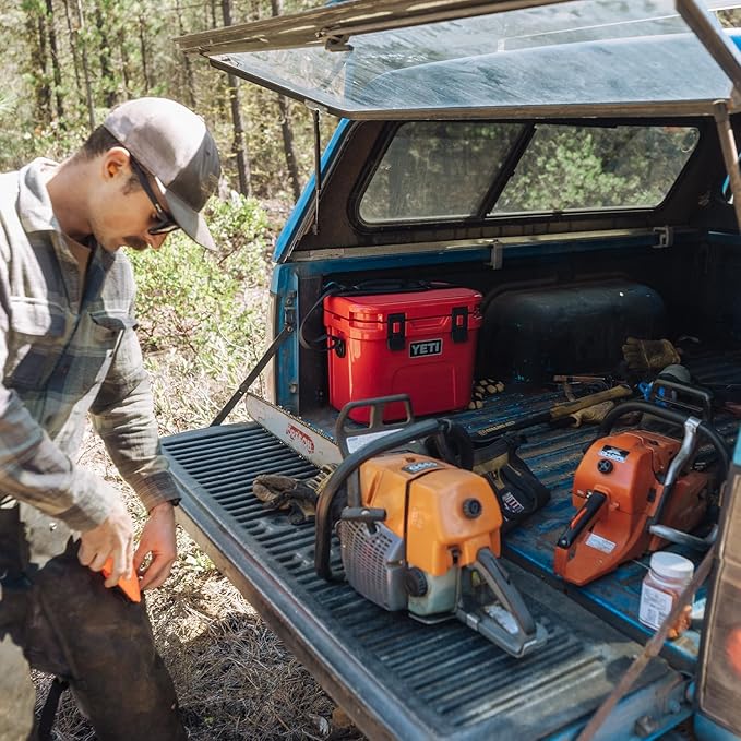 YETI Roadie 15 Hard Cooler with DoubleDuty Shoulder Strap
