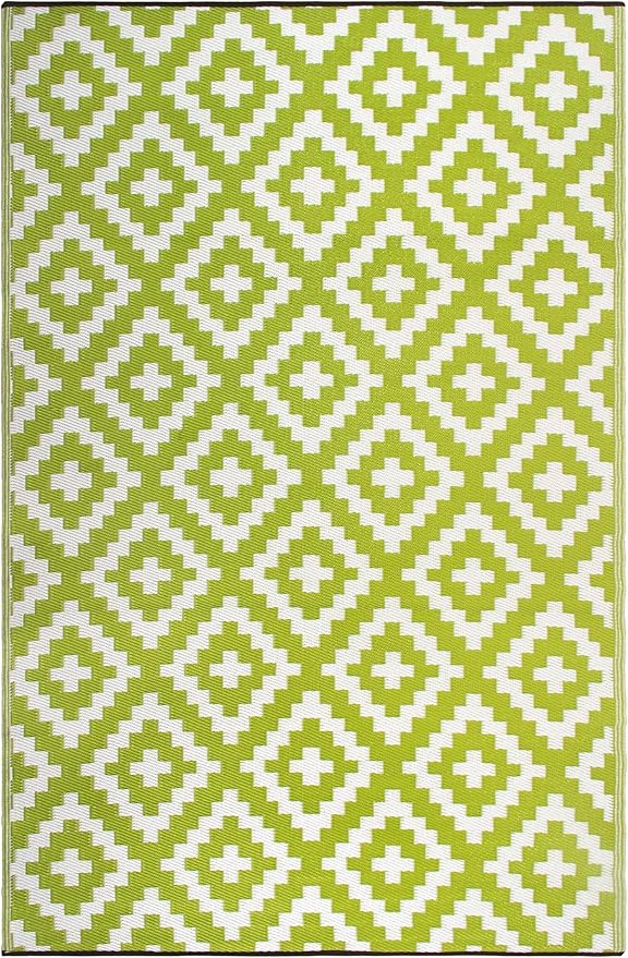 FH Home Outdoor Rug - Waterproof, Fade Resistant, Reversible - Premium Recycled Plastic - Geometric - Patio, Porch, Deck, Balcony - Aztec - Green & White Crease Free - 5 x 8 ft