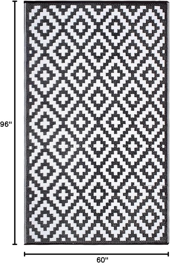 FH Home Outdoor Rug - Waterproof, Fade Resistant, Reversible - Premium Recycled Plastic - Geometric - Patio, Porch, Deck, Balcony - Aztec - Black & White Crease Free - 5 x 8 ft