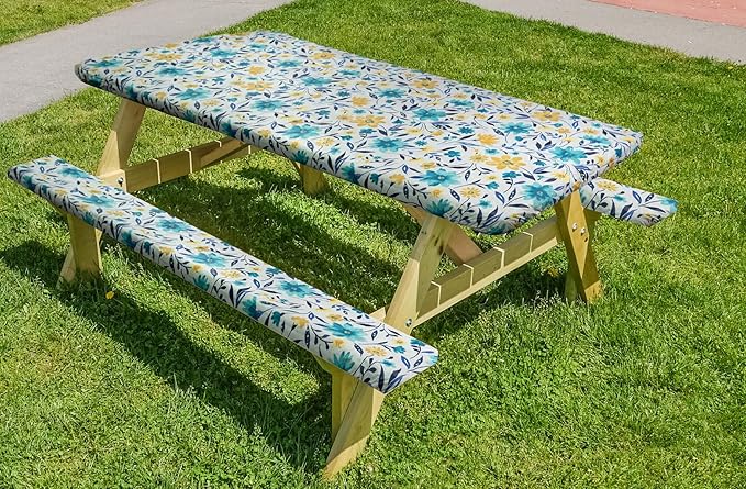 LAMINET Picnic Table Cover Floating Floral - Small