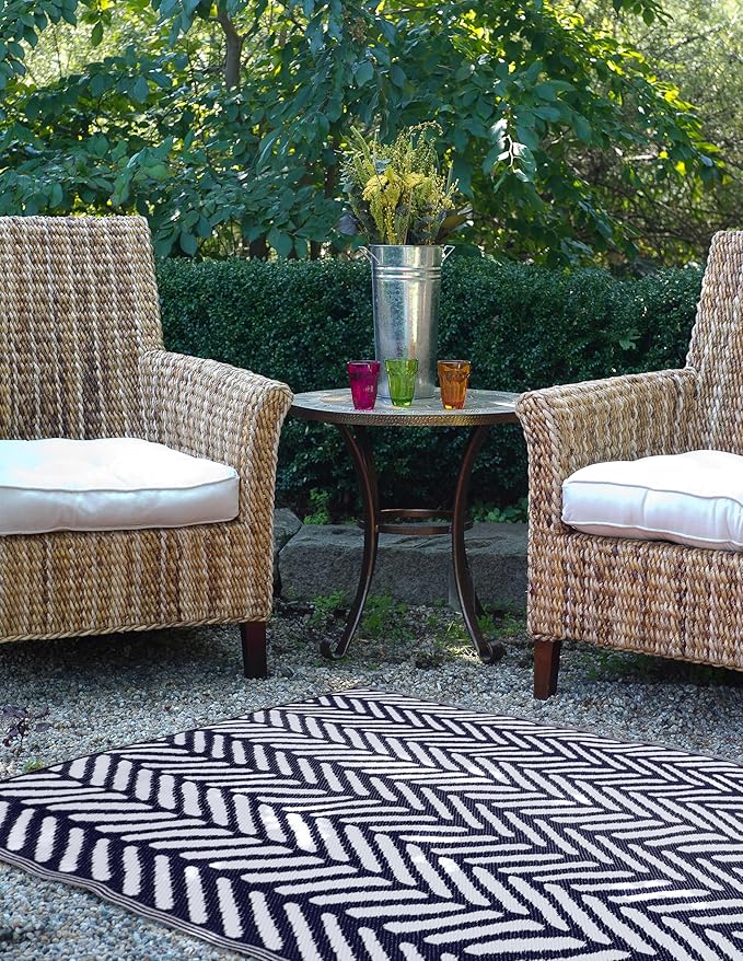 FH Home Outdoor Rug - Waterproof, Fade Resistant, Reversible - Premium Recycled Plastic - Herringbone - Patio, Porch, Deck, Balcony - Fresno - Navy Crease Free - 5 x 8 ft